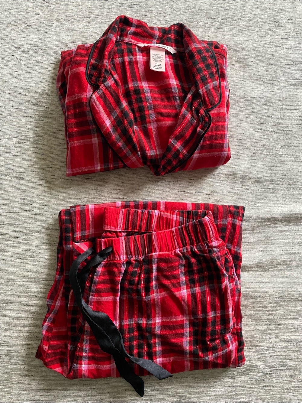 Victoria’s Secret Women’s Pajama Set 2 Piece Red&Black Plaid Gold Thread - Picture 15 of 16